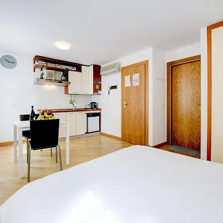 Anna Apartment